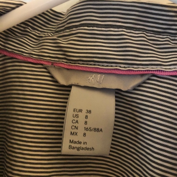 H&M v-neck button down, stripped shirt - Picture 2 of 3